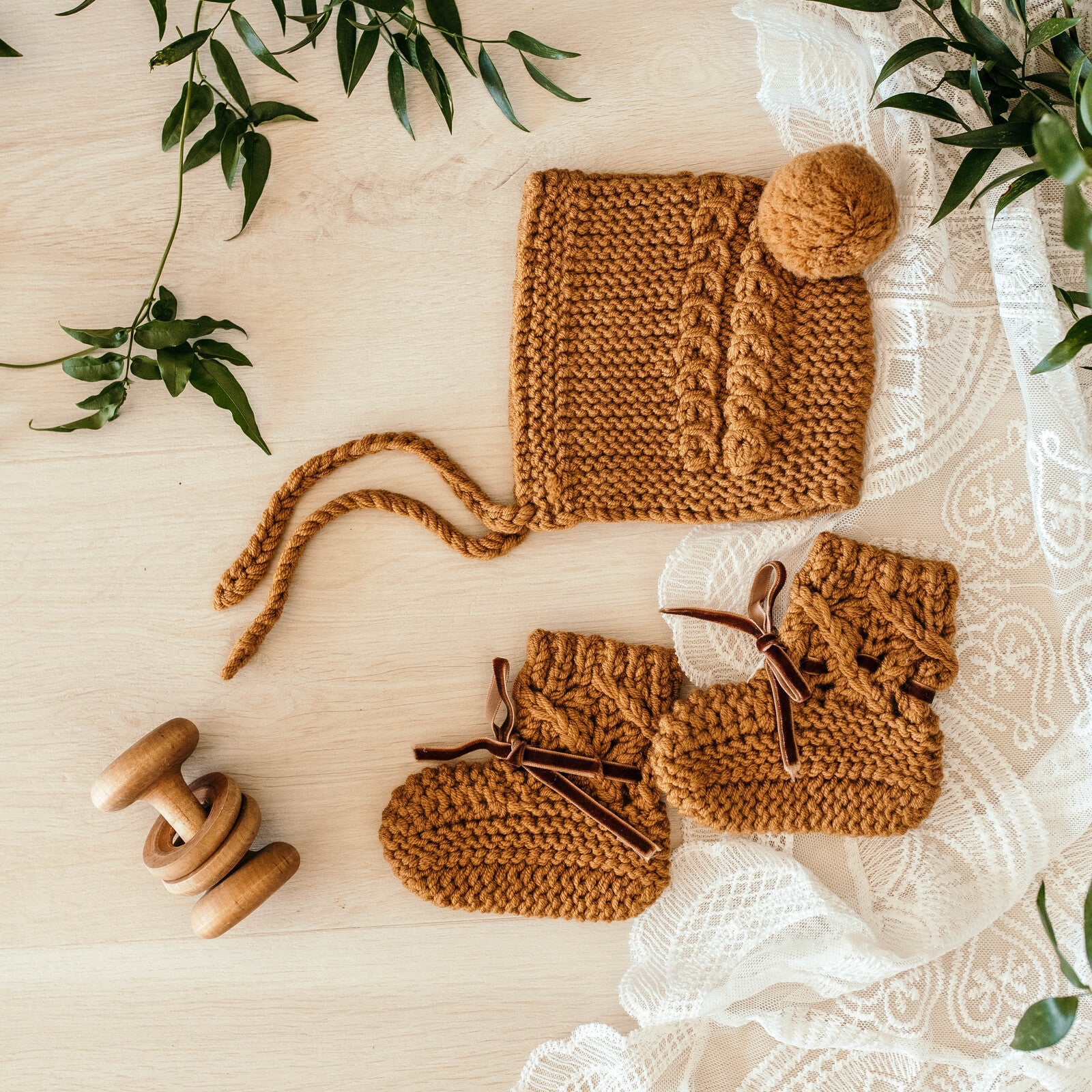 Merinoset Mützchen & Booties Bronze