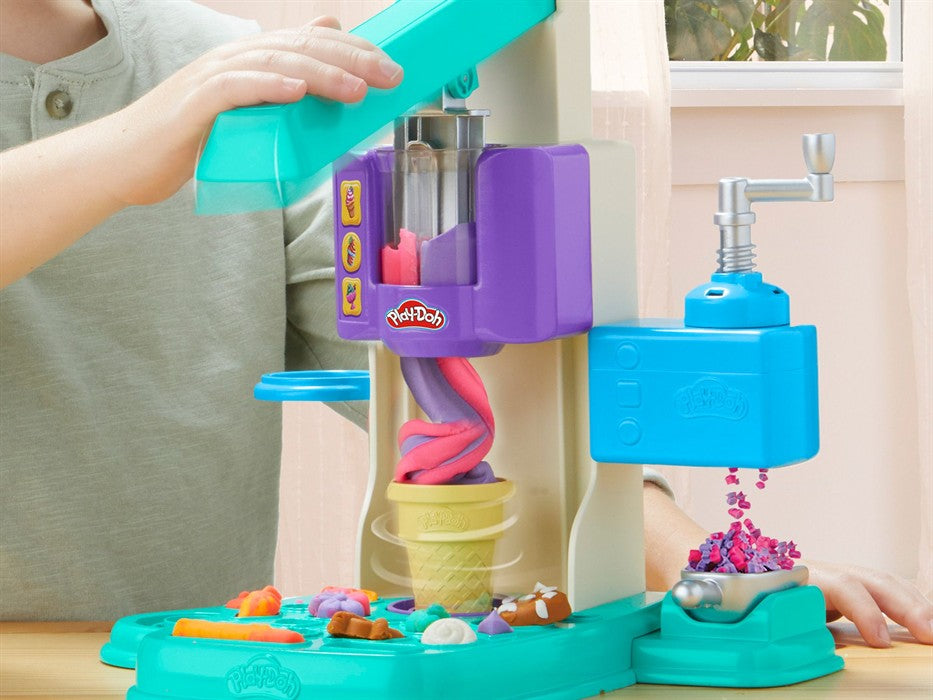 Bunte Regenbogen Eismaschine