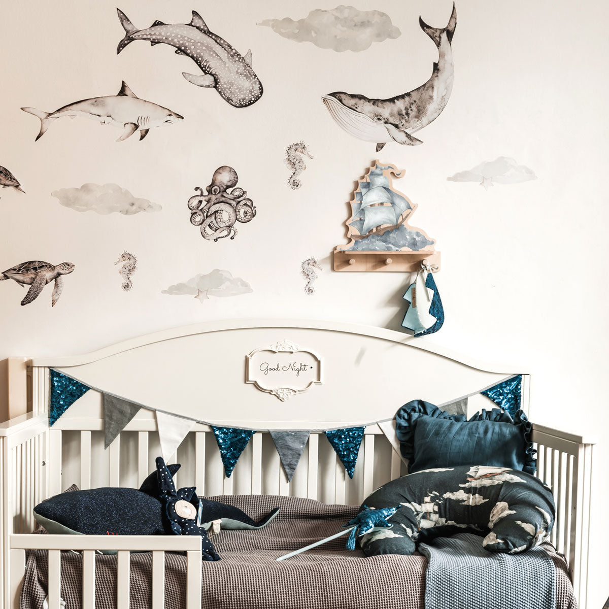 Mini Garderobe Ship