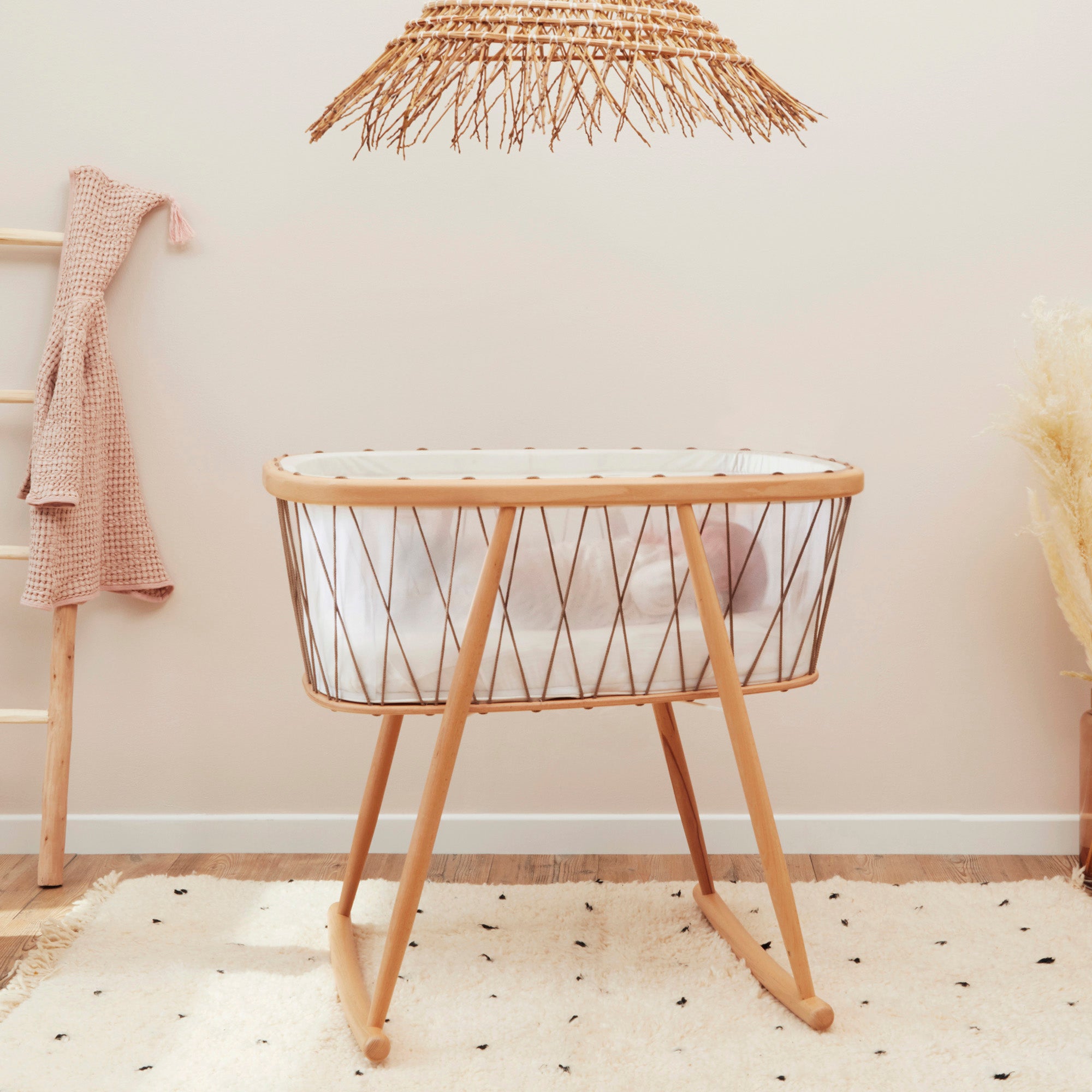 Kumi Baby Crib with Aqua Straps