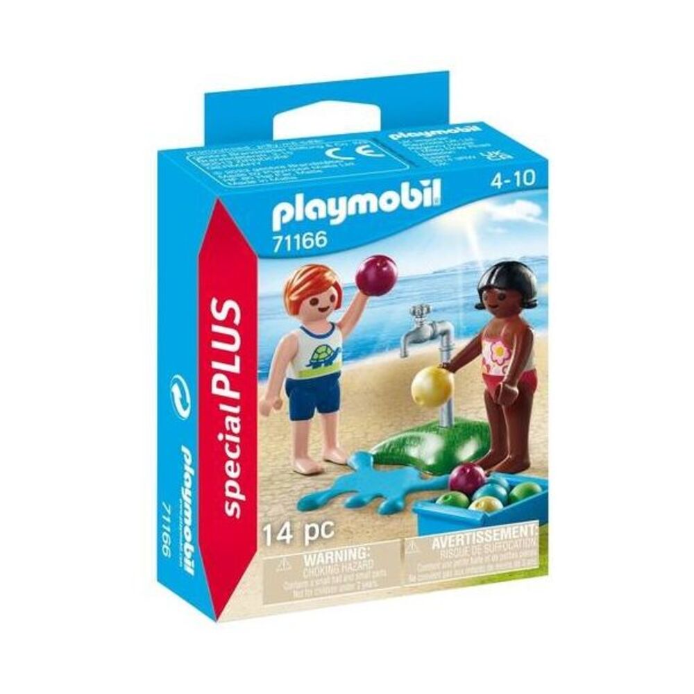 Children with water balloons