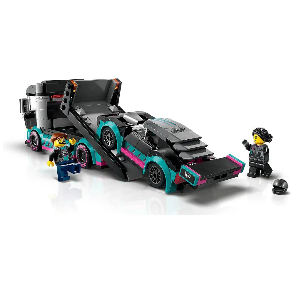 Autotransporter mit Rennwagen