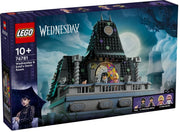 Wednesdays und Enids Zimmer im Studentenwohnheim