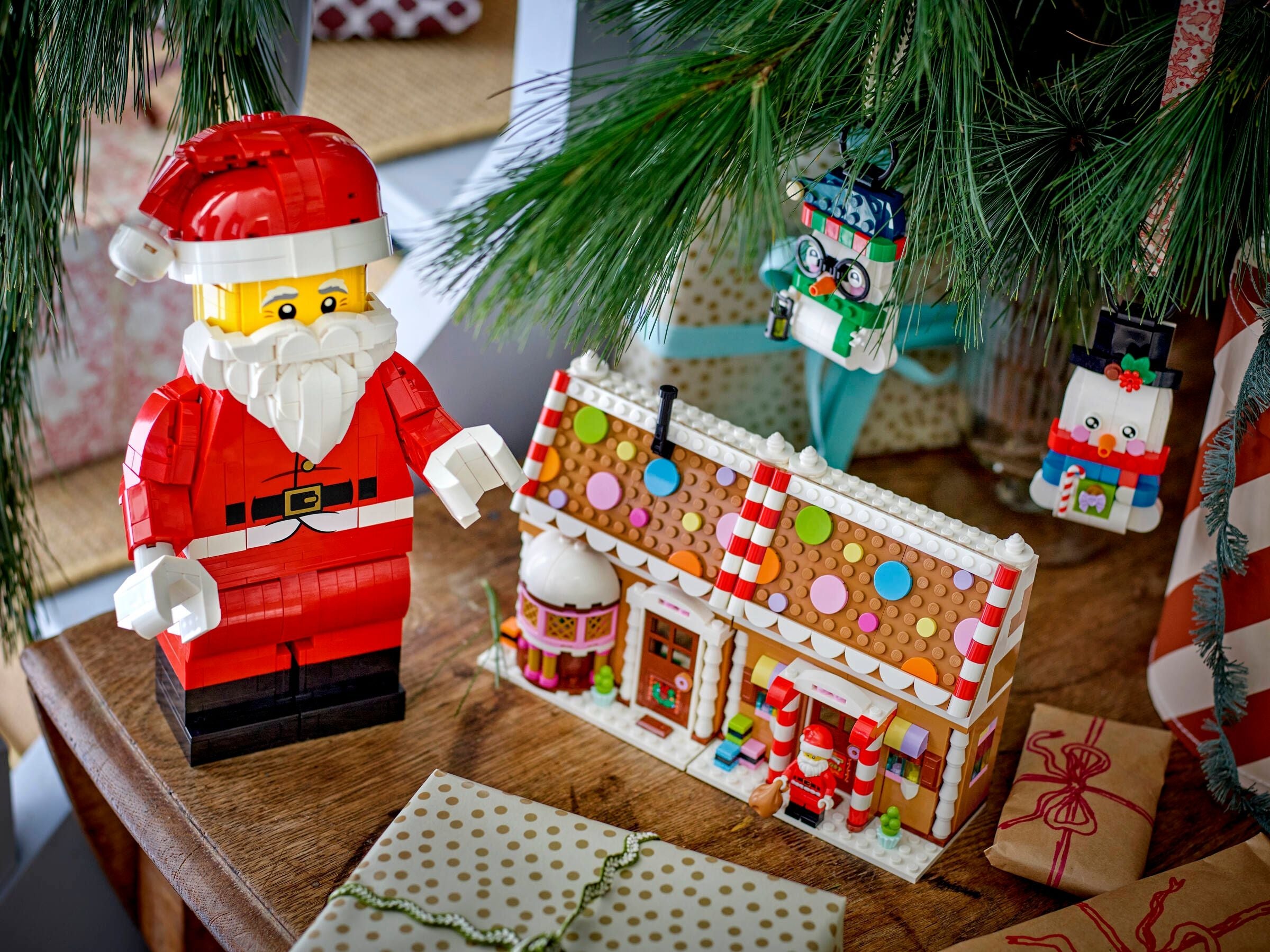 Grosse Weihnachtsmann-Minifigur