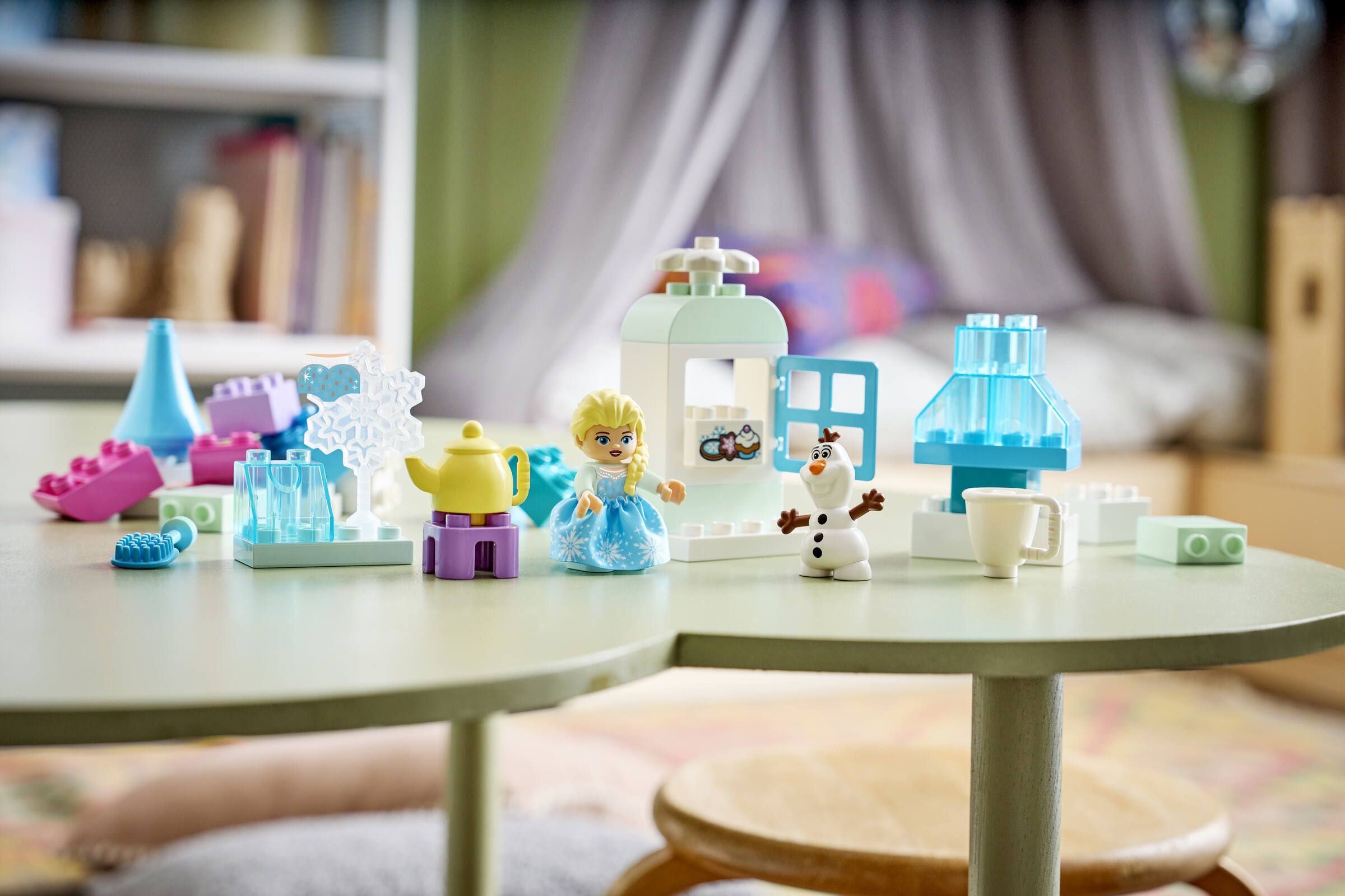 Frozen Creative Box with Elsa and Olaf