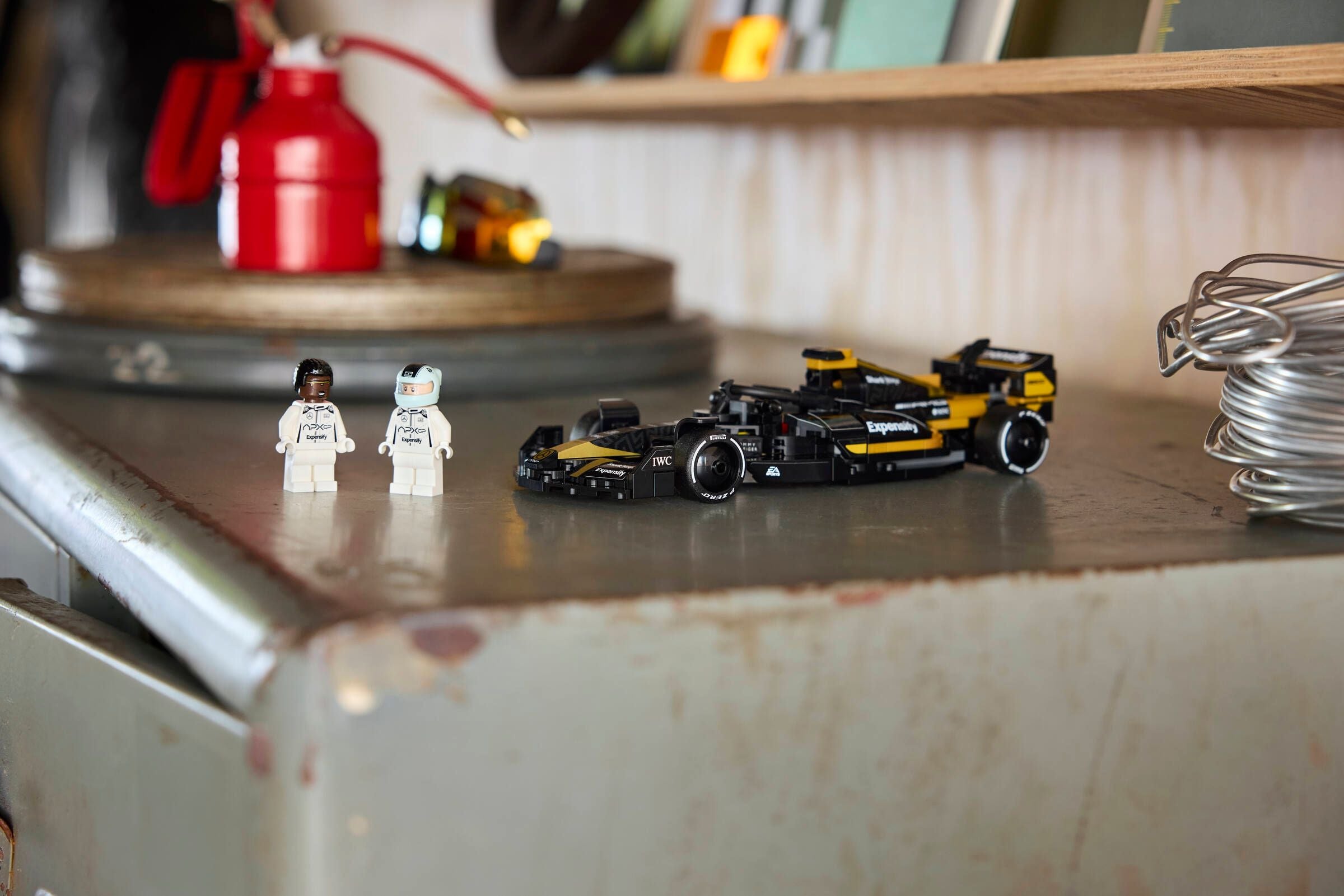 Monoplace de course de l'équipe APXGP tiré de F1® Le film