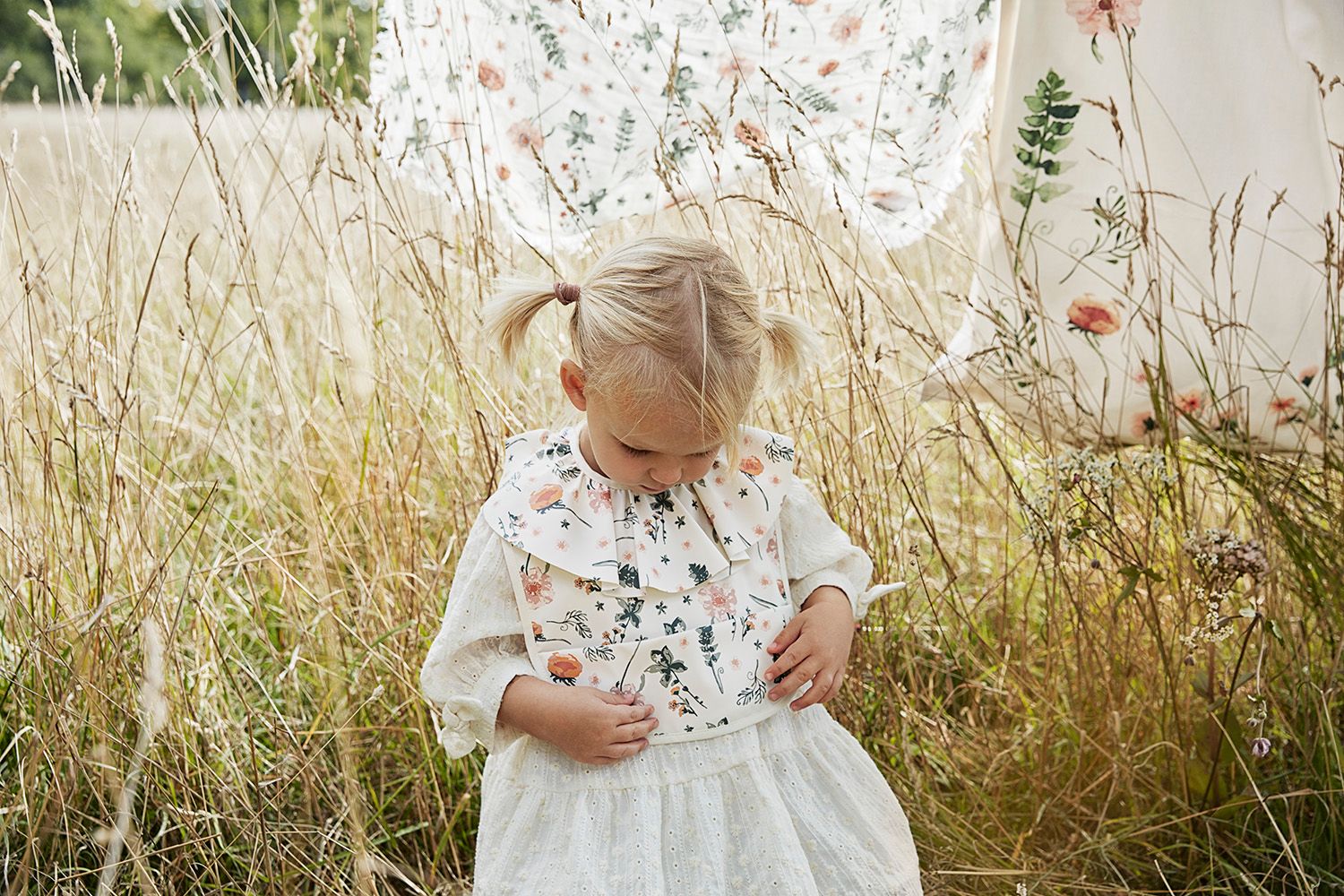Fleur de prairie Bib