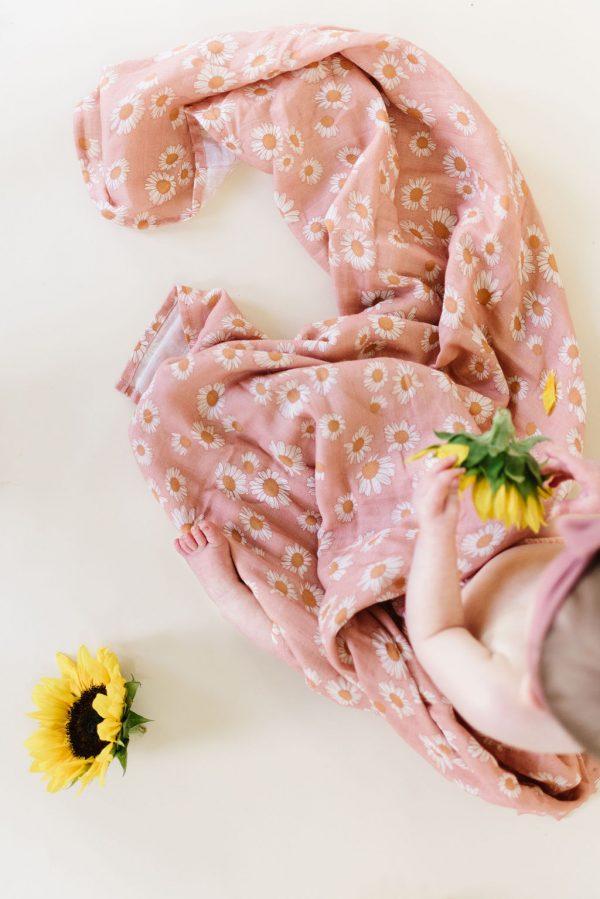 Muslin Swaddle Daisy Blush Pink