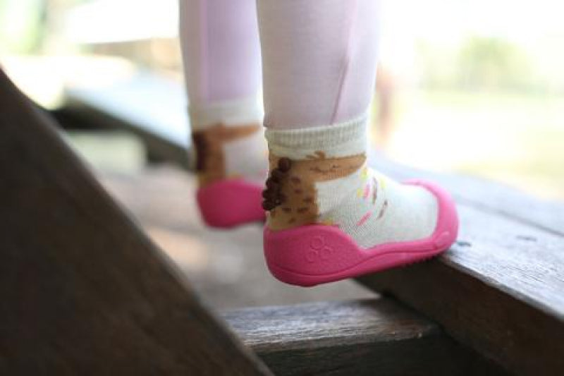 Giraffe fuchsia