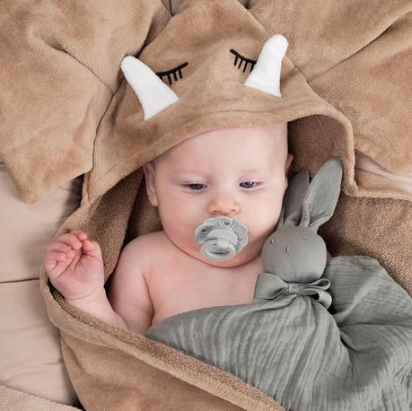 Serviette de bain à capuche Éléphant Charlie Moutarde