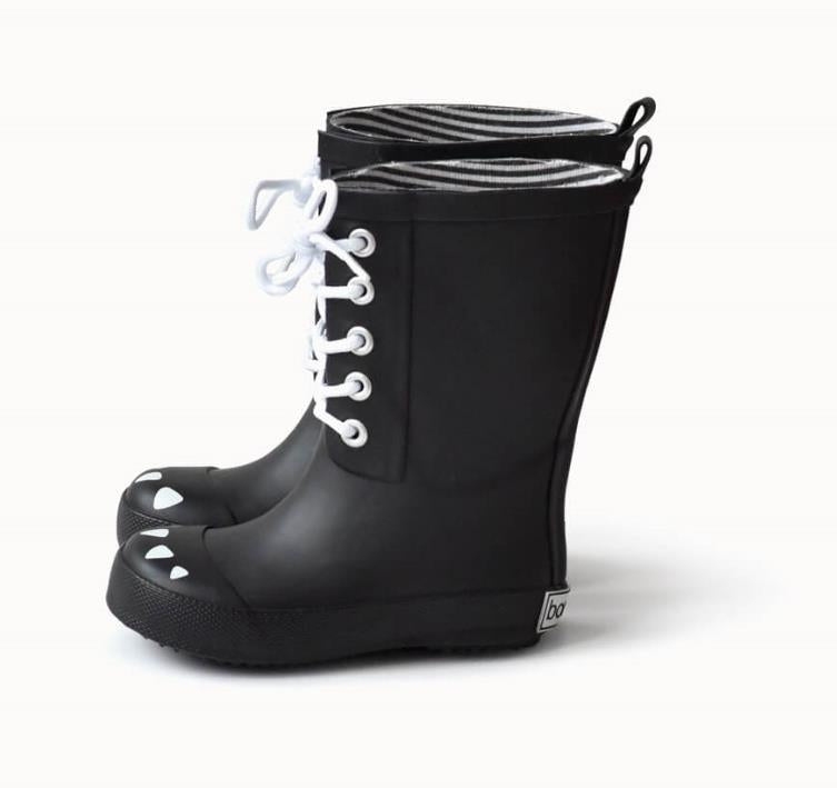 Regenstiefel Kerran Black geschnürt