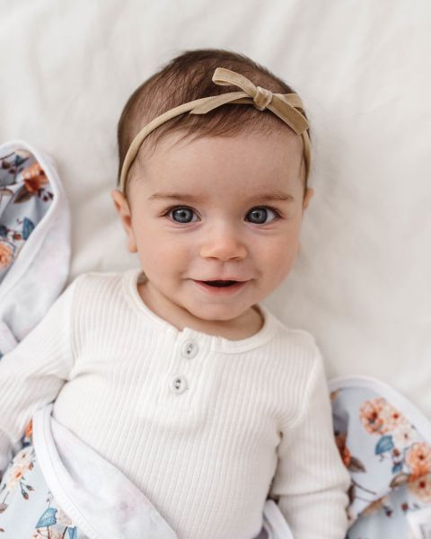 Snuggle Hunny - Haarband mit Samtmäschchen Pebble